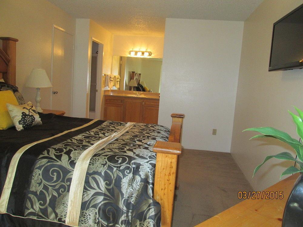 Whispering Meadows Apartments Bakersfield Eksteriør billede