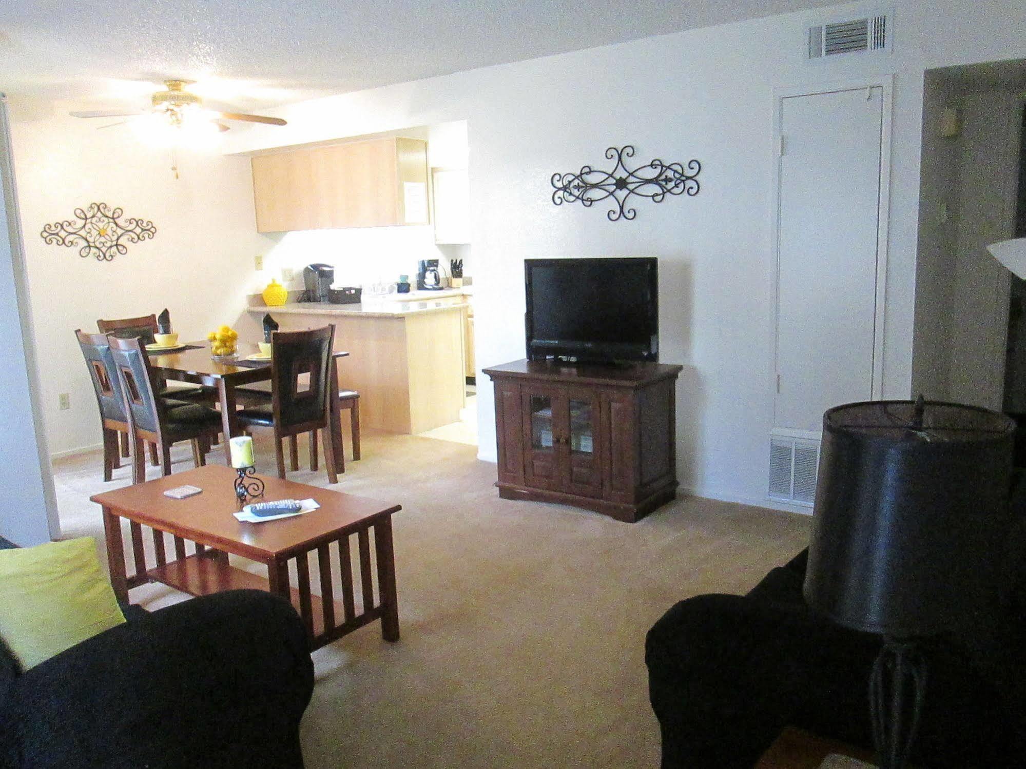 Whispering Meadows Apartments Bakersfield Eksteriør billede